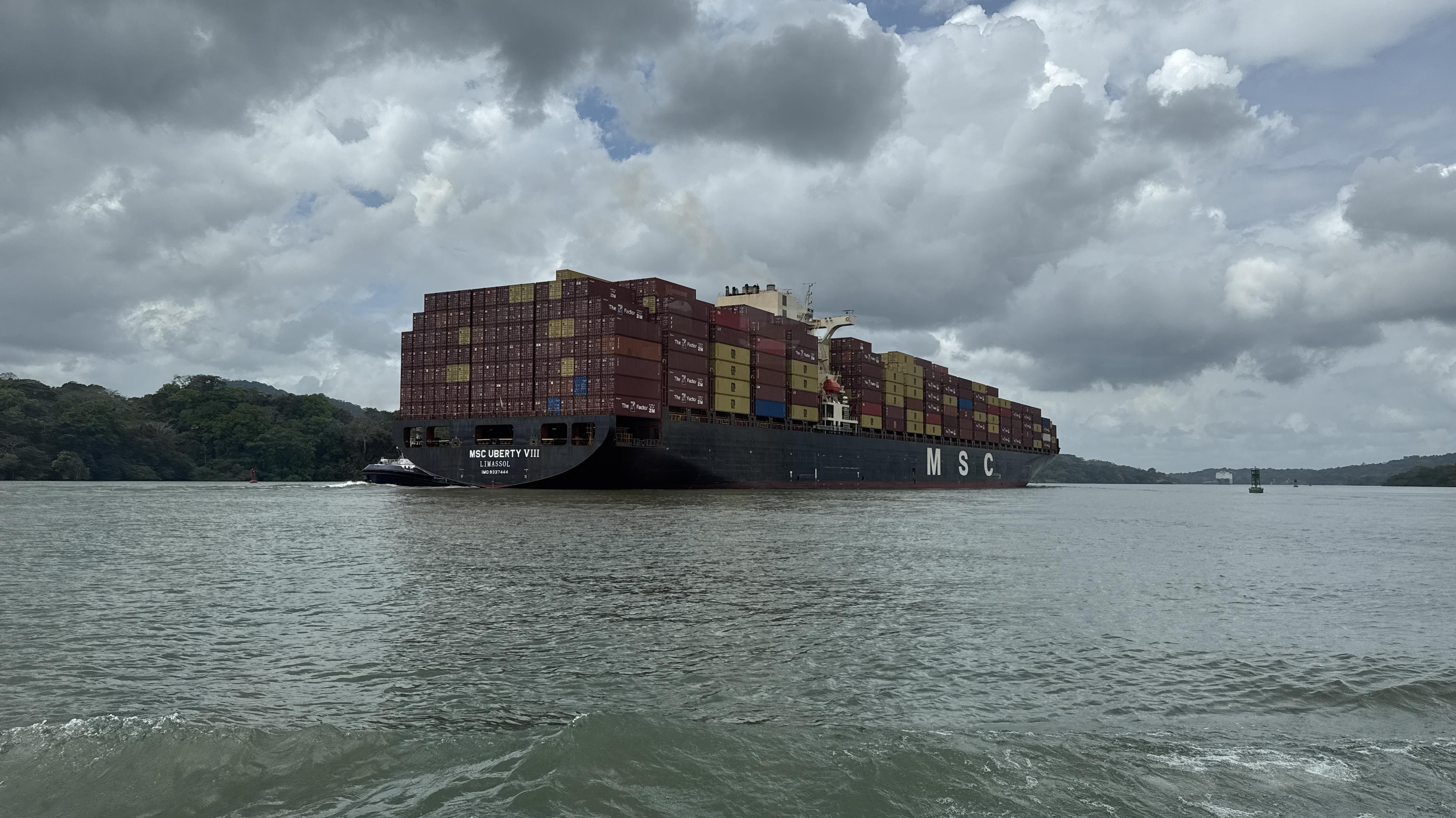 Vessel with containers